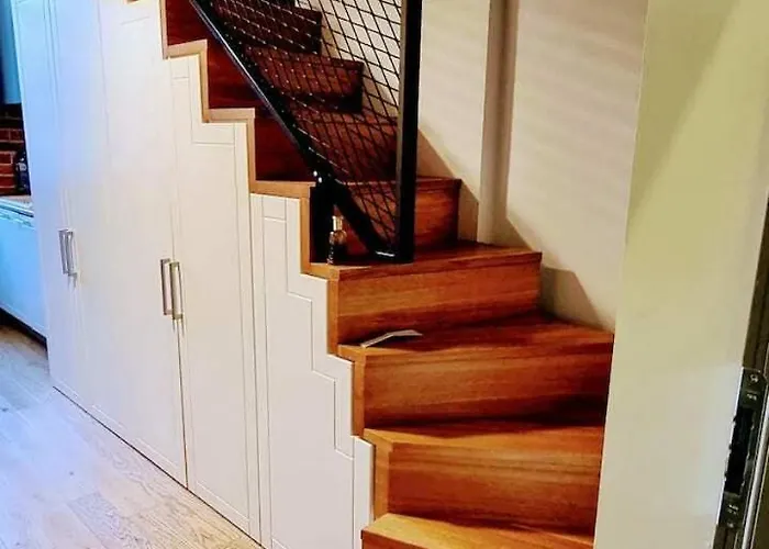 Cozy Two-story Loft 6 *